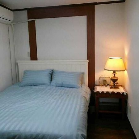K Star Road Guesthouse - Hostel Seoul Ngoại thất bức ảnh