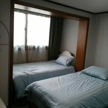 K Star Road Guesthouse - Hostel Seoul Ngoại thất bức ảnh