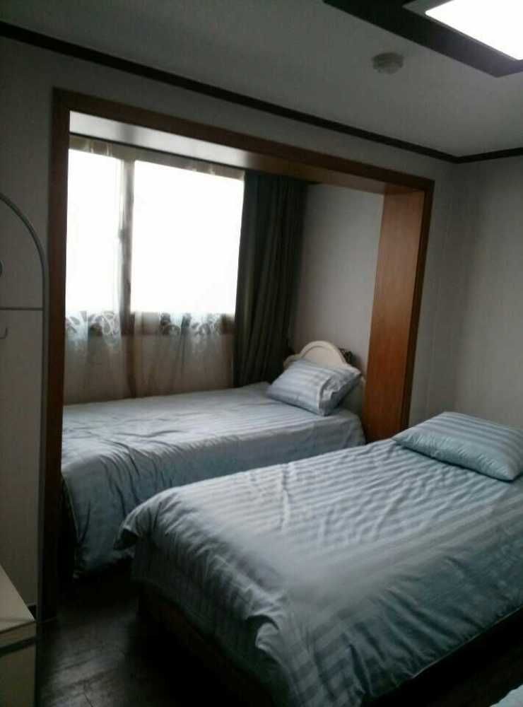 K Star Road Guesthouse - Hostel Seoul Ngoại thất bức ảnh